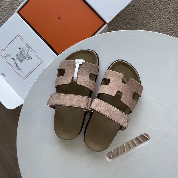 herme* sandal22