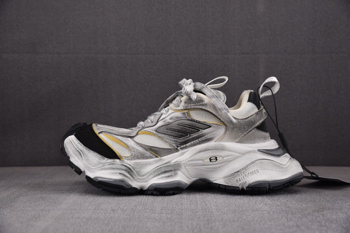sneaker cargo