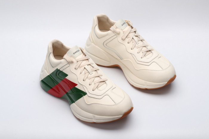 G*u*i* trainer sneaker16