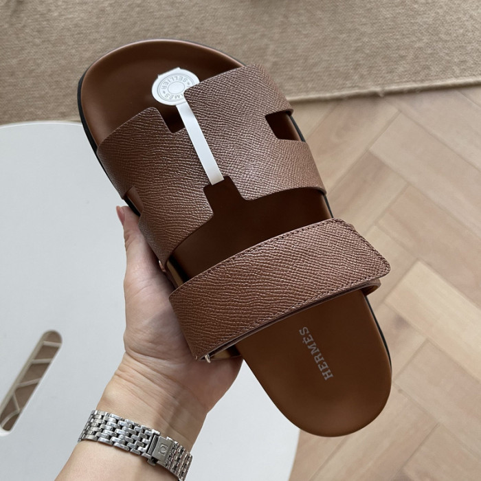 herme* sandal18