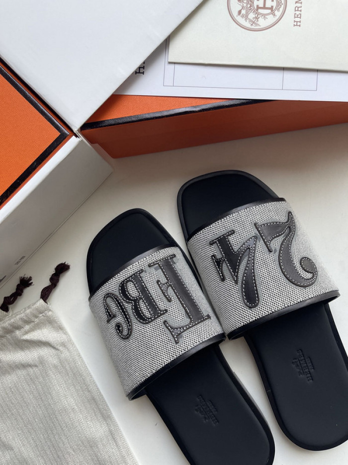 Herme* Sandal71