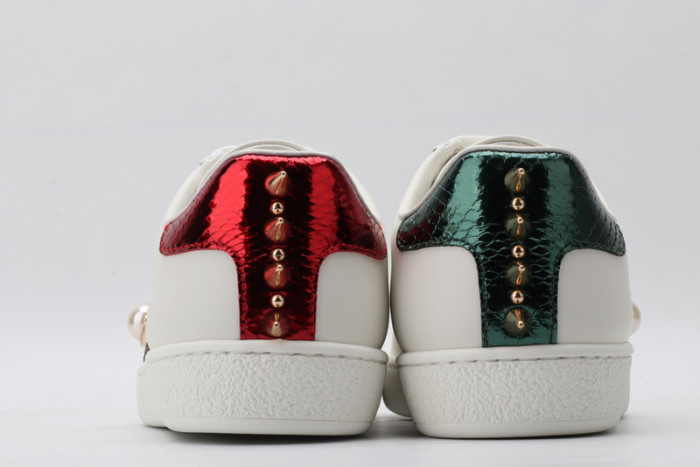 G*u*i* trainer sneaker54
